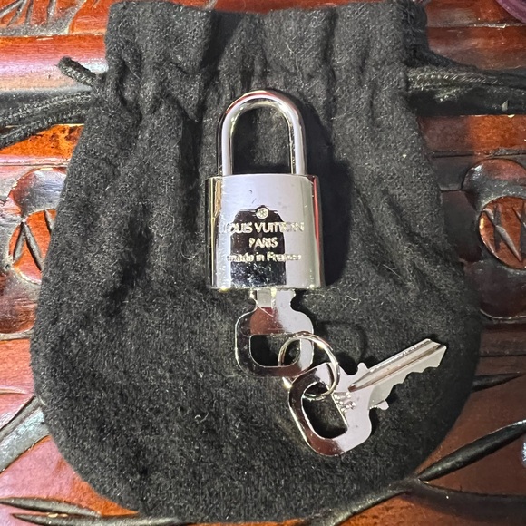 Louis Vuitton Speedy 25 Epi Leather - Picture 9 of 10